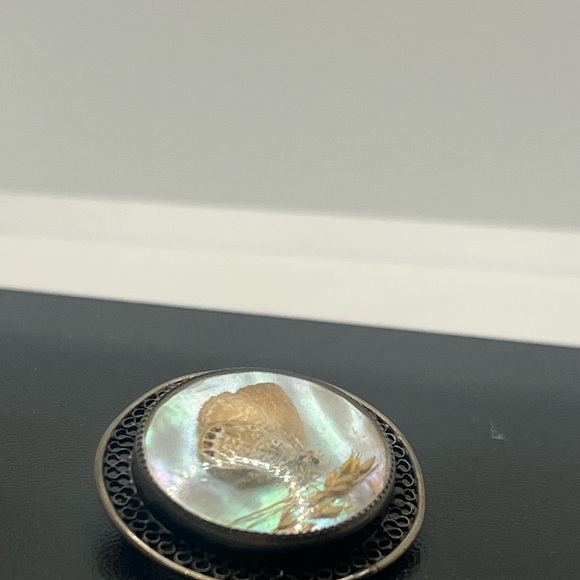 Victorian morpho butterfly wing silver tone filigree round brooch pin vintage - Picture 4 of 16